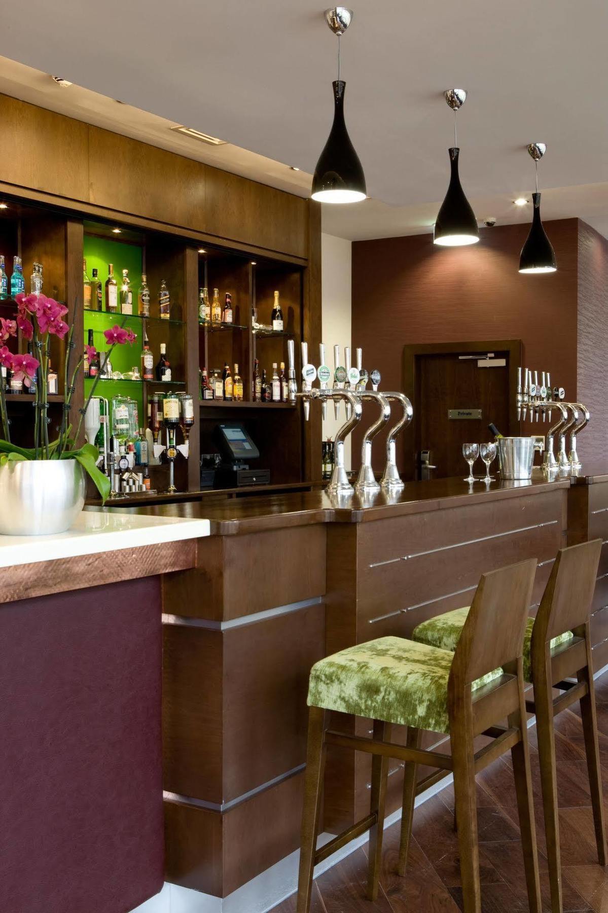 Leonardo Hotel Derby Restoran fotoğraf